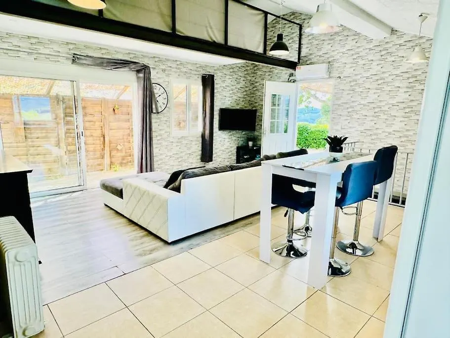 Maison Climatisee Avec Piscine Proche Bandol Le Beausset Holiday home